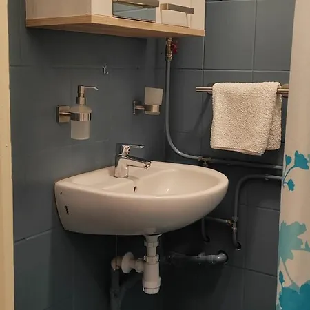 Tulipan Apartman * Abádszalók