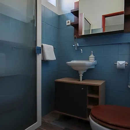 Tulipan Apartman * Abádszalók