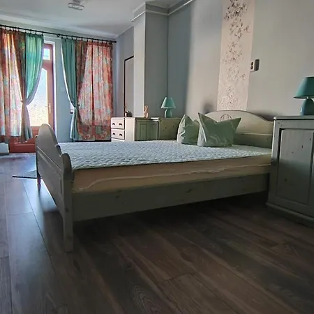 Apartment Tulipan Apartman *