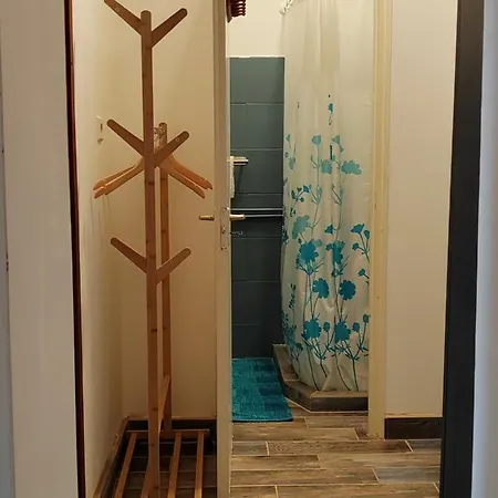 Tulipan Apartman * Abádszalók
