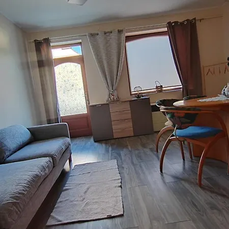 Tulipan Apartman Apartment *