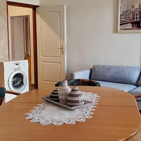 Apartment Tulipan Apartman *