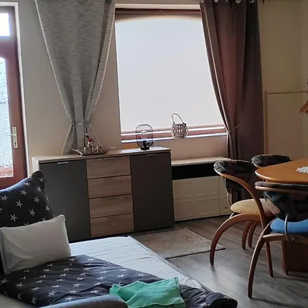 Tulipan Apartman Apartment *