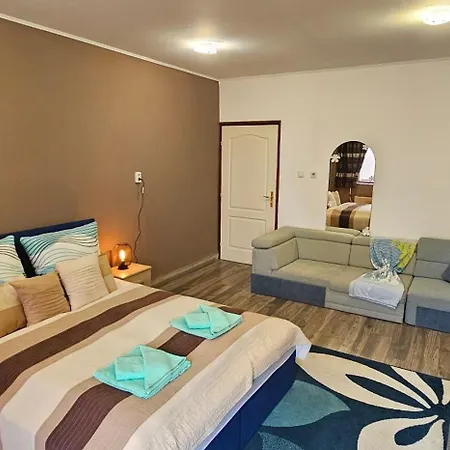 Tulipan Apartman *
