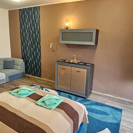 Tulipan Apartman Apartment